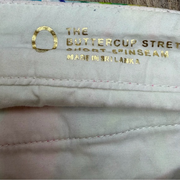 Lilly Pulitzer Buttercup “Pink Sunset Local Flavor” Scalloped Shorts. Size 0 - Picture 5 of 6